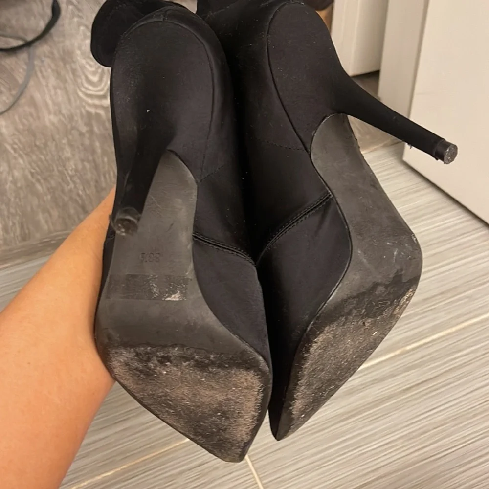 Black Yeezy sock booties - Picture 3 of 4